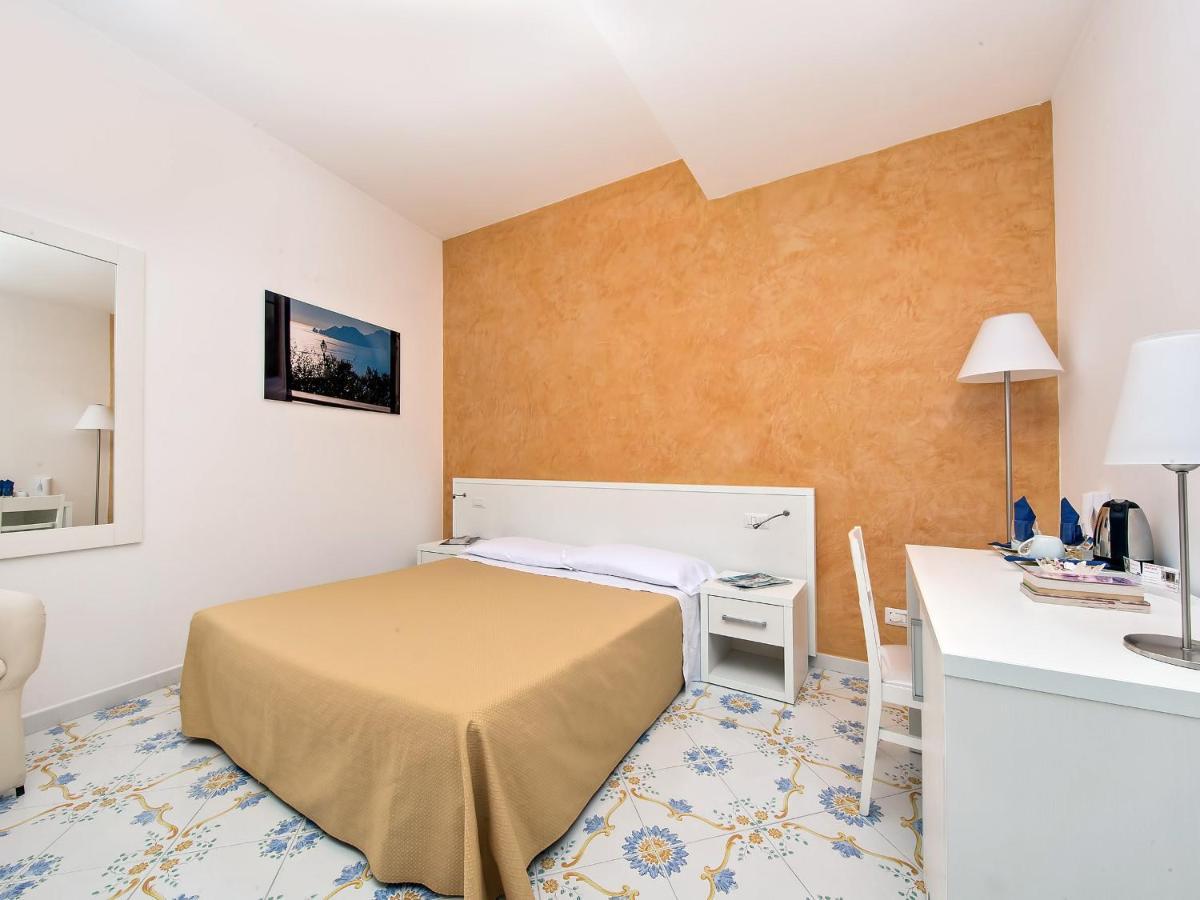 San Nicola Guest House أناكابْري الغرفة الصورة